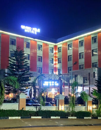 Grand Pela Hotel & Suites