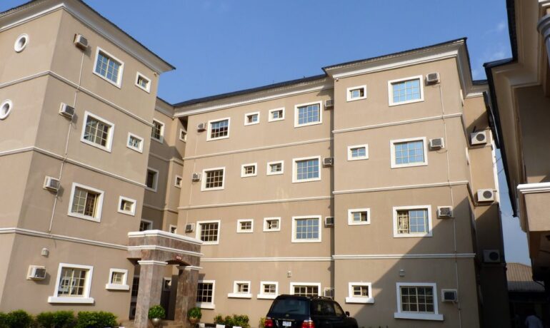 Global Village Suites Koroduma hotel 