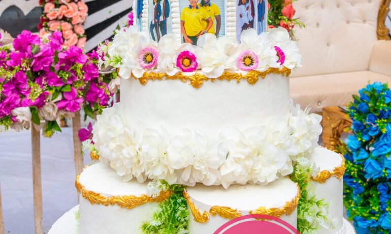 Chinny’s Cakes and More 