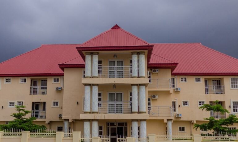 Steffan Hotel & Suites