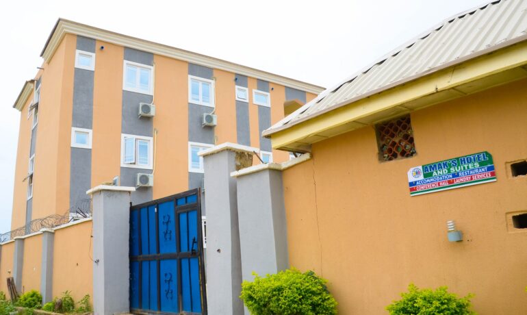 Amaks Hotel and Suites 