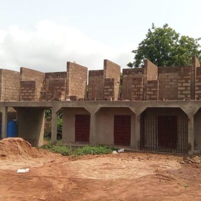 Oluwaseuny Home Contractor – Bricklayer 