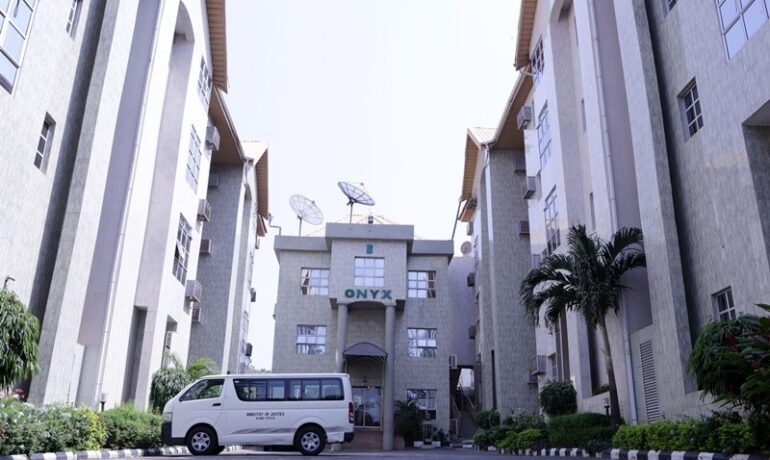 Onyx Hotel & Apartments 