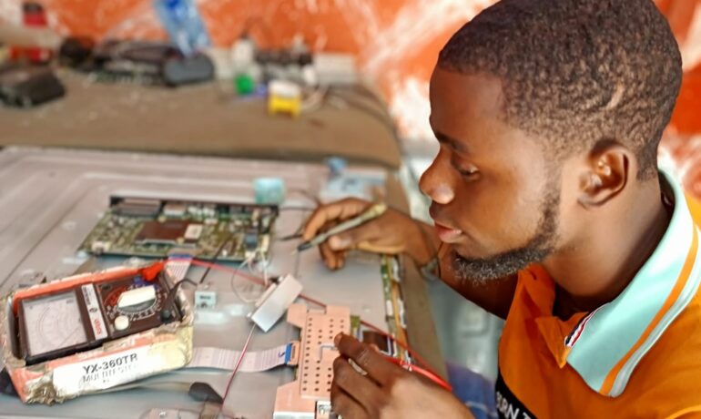 Emmanuel Uranta Electronic Repairs (Emma Elect)
