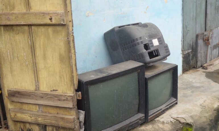 Idowu Televisions Repairs