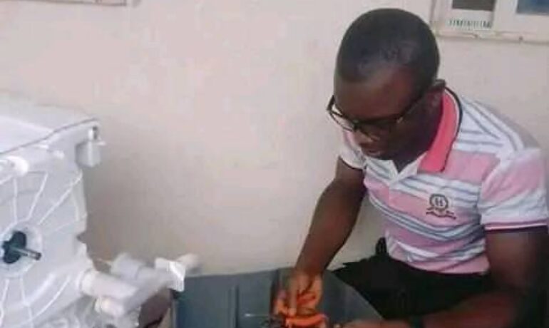 Ologuntoye Ayomide Abidemi Services