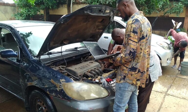 Auto P Car Tracker