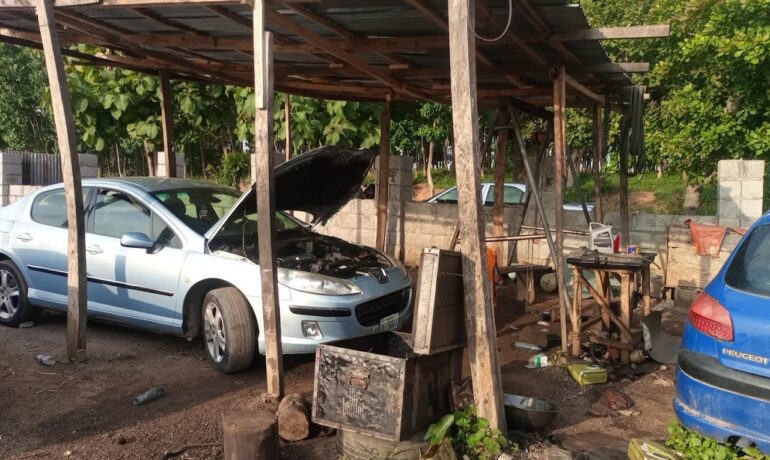 Great Mon Automobile Workshop