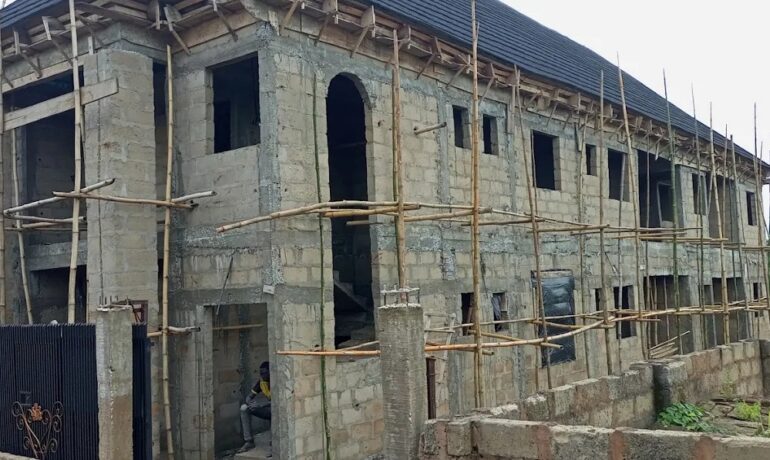 Henry Construction 323
