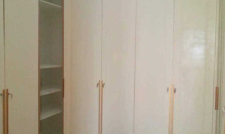Oloro Furniture and Carpenter Home Interior