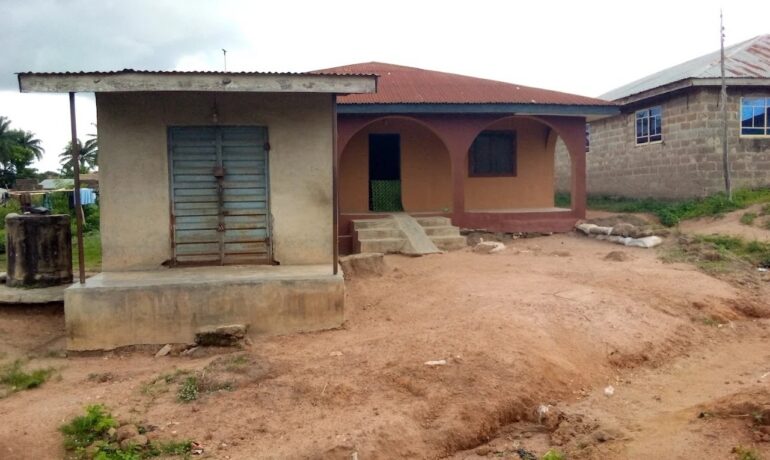 Isiaka Carpenter House