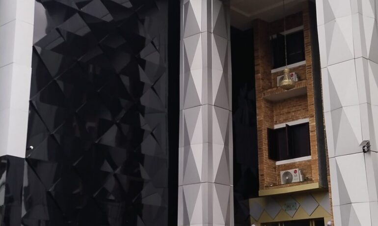 Basil Hotel And Suites