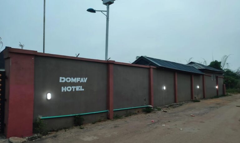 Domfav Hotel & Suites
