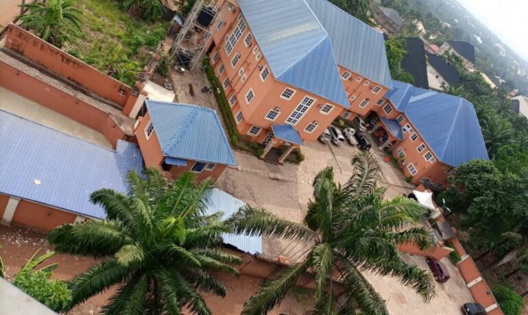 EVEREST PALACE HOTEL AND SUITE LTD