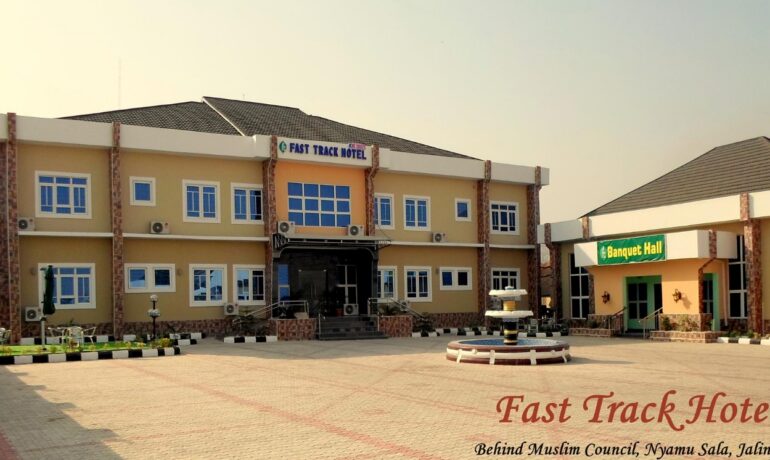 FAST TRACK HOTEL