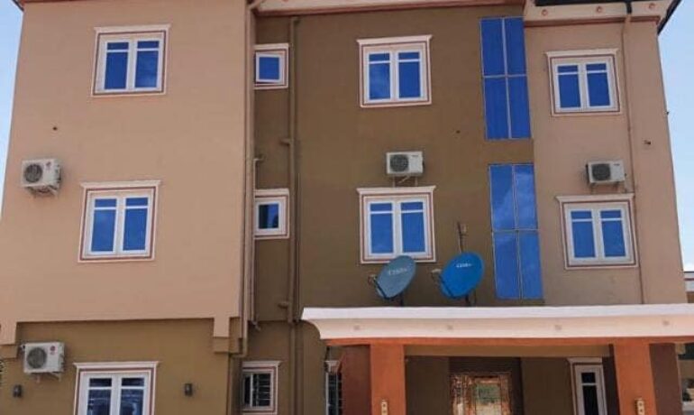Juliemon Hotel and Suites