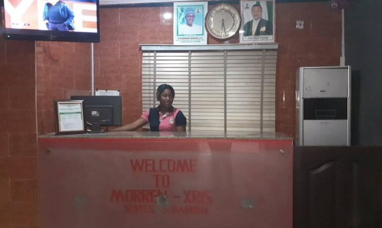 Morren-Xris Suites Hotel