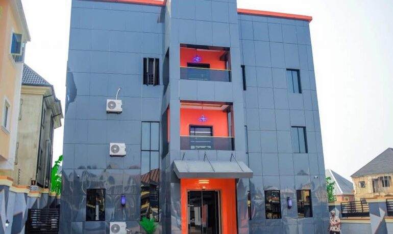 SkyCold Hotel & Suites