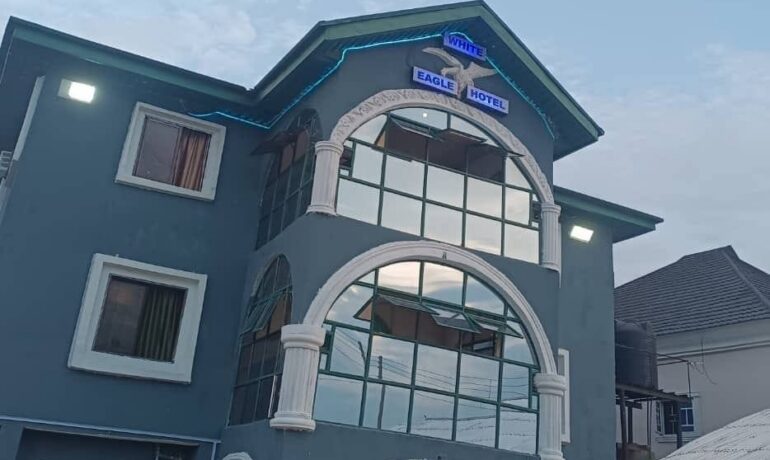 White Eagle Hotel and Suites