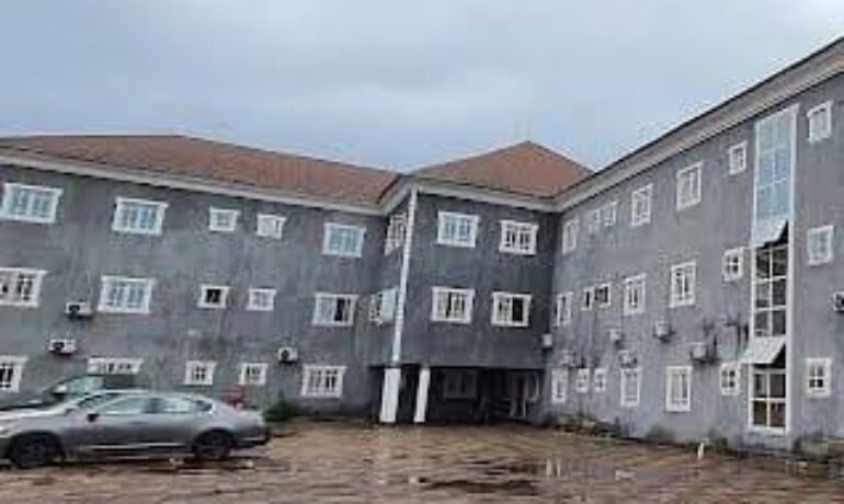 Youbena Super 5 Hotels And Suites