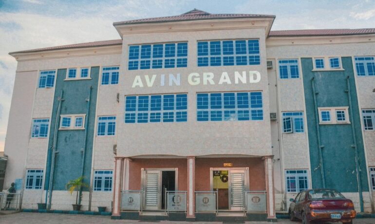 Avin Grand Hotel