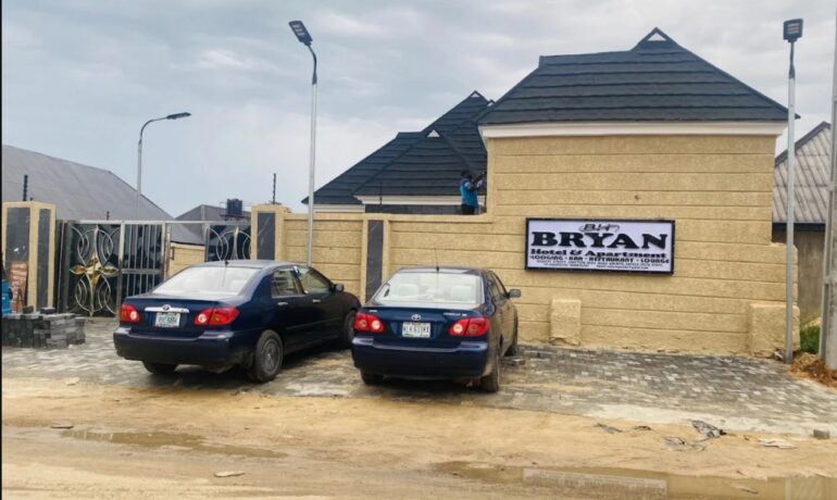 Bryan Hotel and Apartment Annex, Sapele