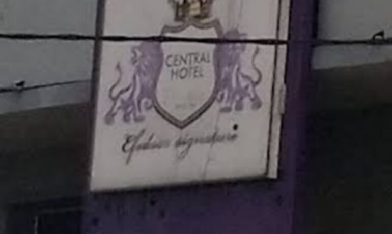 Central Hotel Efedosa Signature