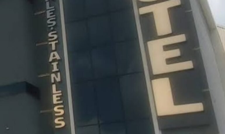Charles Stainless Hotel