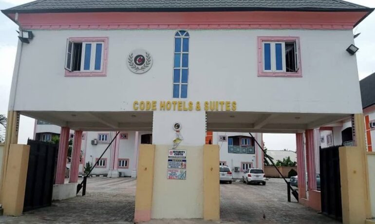 Code Hotel & Suites, Ozoro