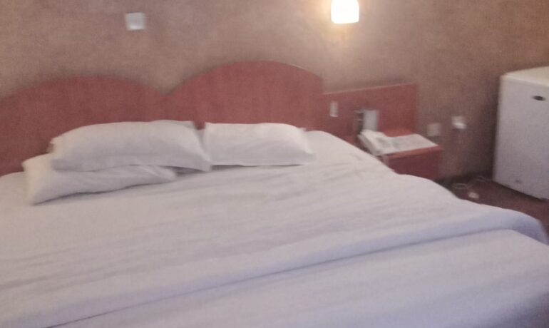 De-Place Hotels
