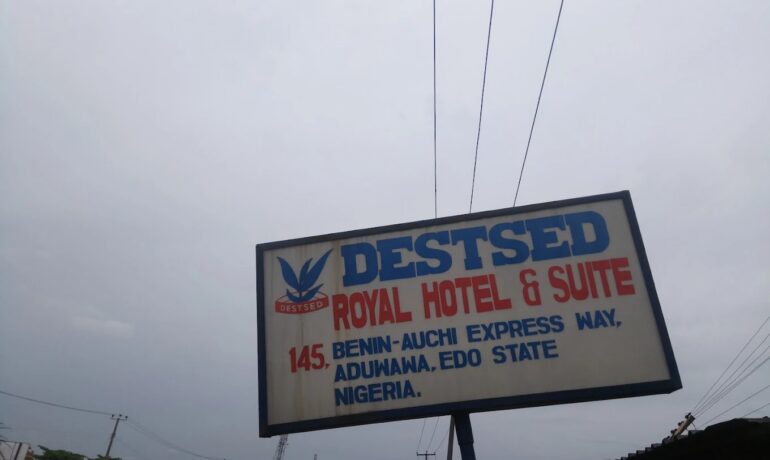 Destsed Royal Hotel