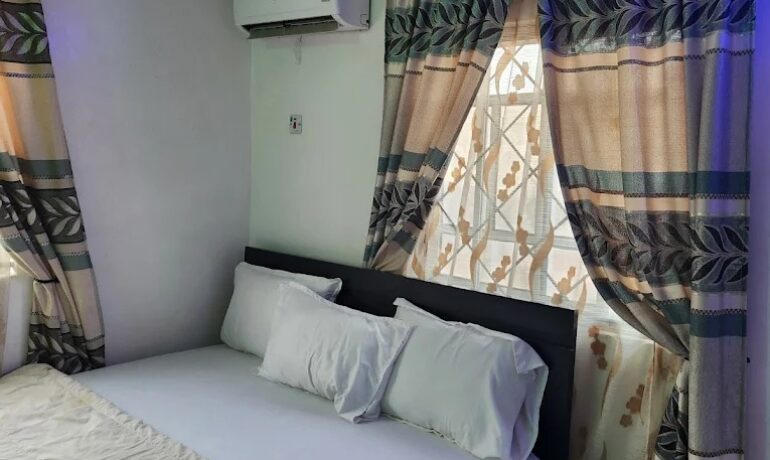 Eight Point Resort