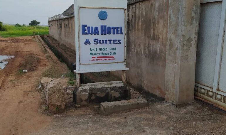Ejja Hotel & Suites