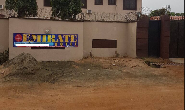 Emirate Hotel & Suites