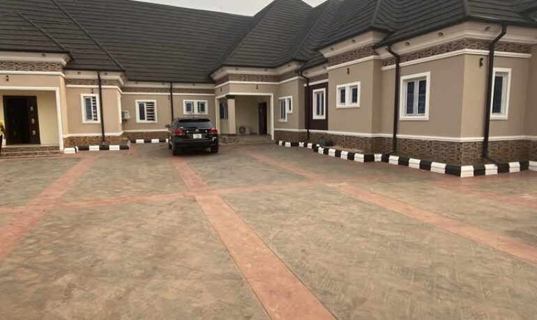 Empire Hotel