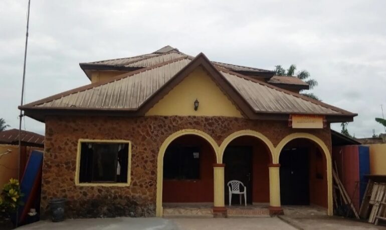 Erinma Hotel, Obinkita