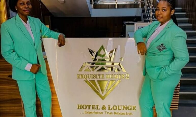 Exquisite Homes2 Hotel & Lounge