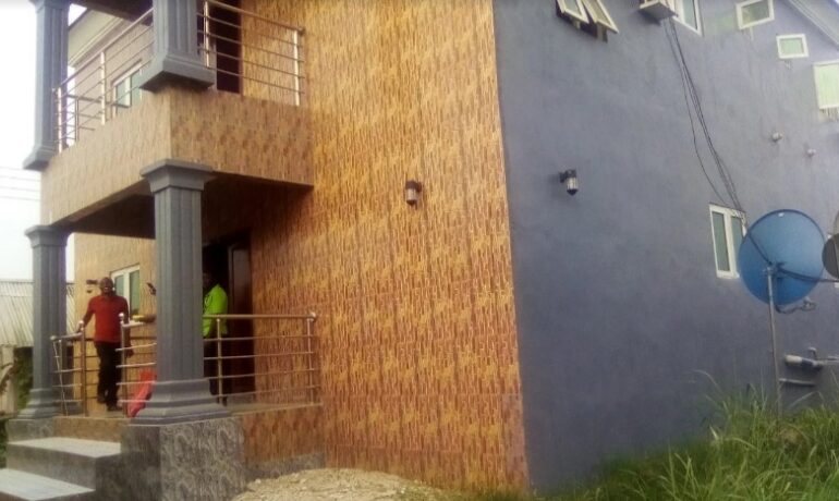 Famous Guest House, Ekeremor