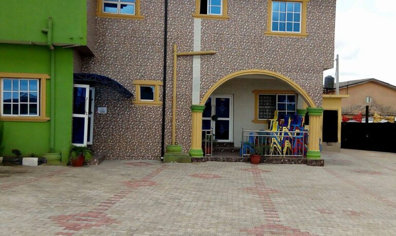 Gadol Hotel And Suites Agbarho