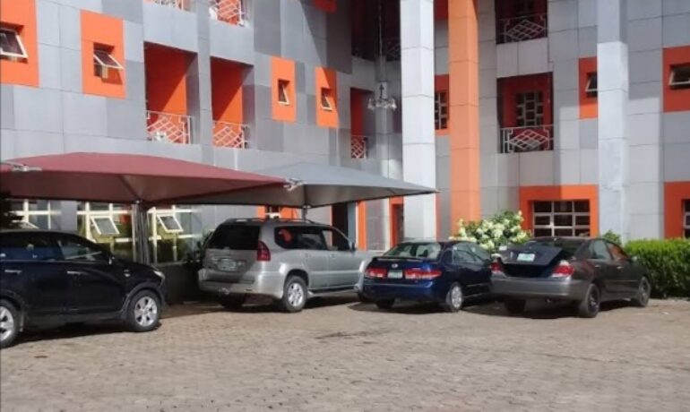 Hillmat Hotel