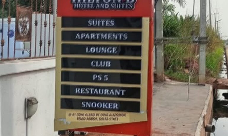 Hilton B Hotel & Suites