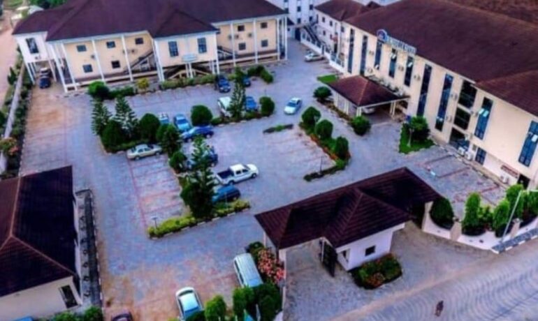 Homeville Plus Hotel