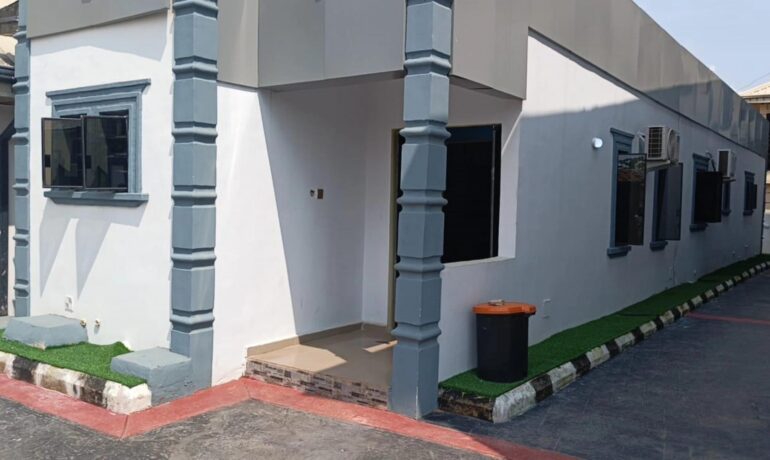 J & B Apartment