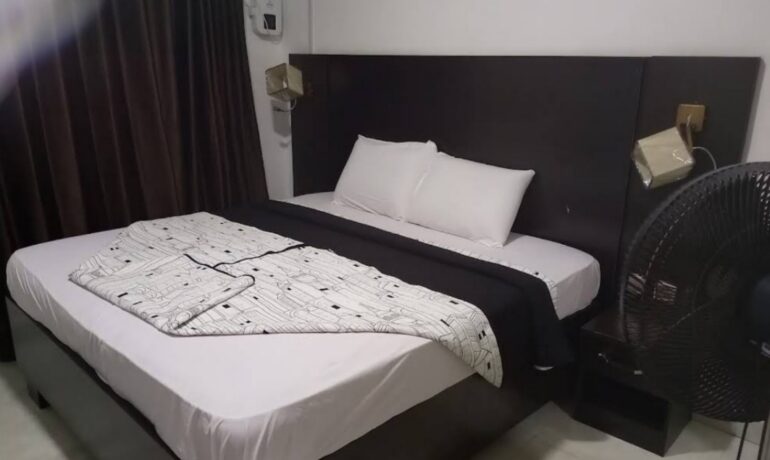 LECKY PLACE & HOTEL
