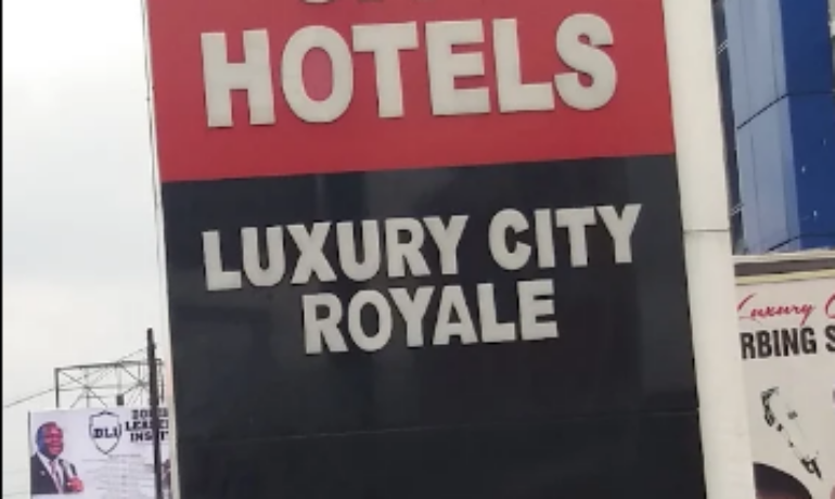 Luxury City Royale Hotel