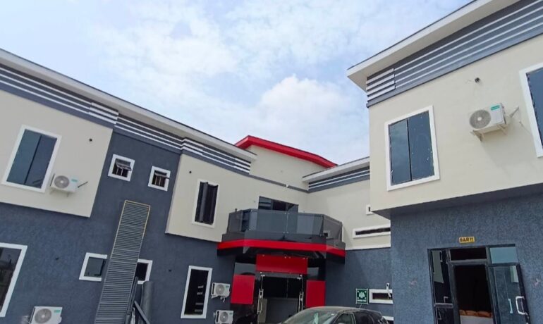 MALX ELEGANCE HOTEL AND SUITE