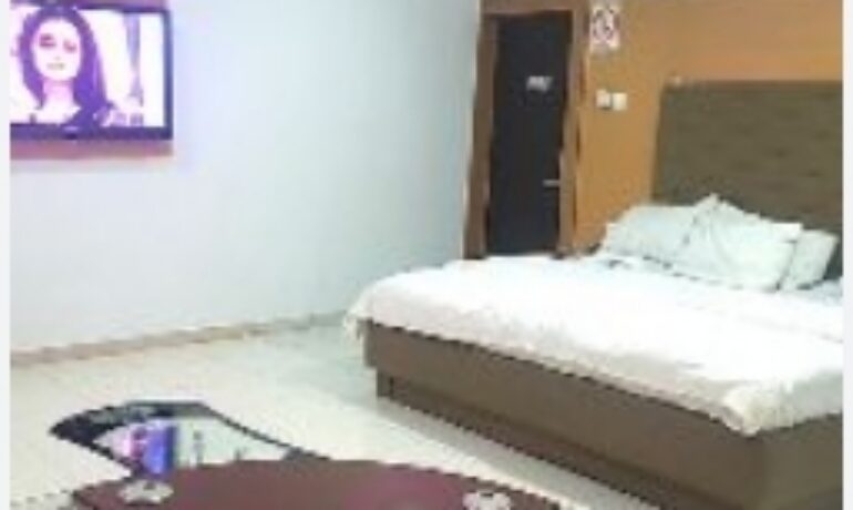 Nibos Hotel & Suites