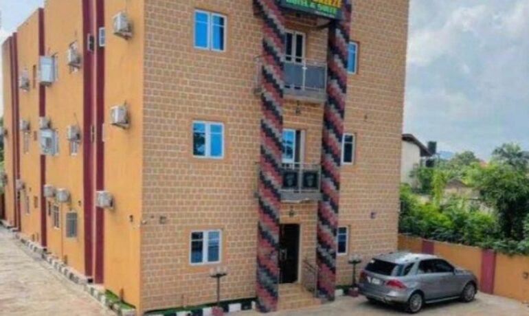 Ocean Breeze Hotel & Suites