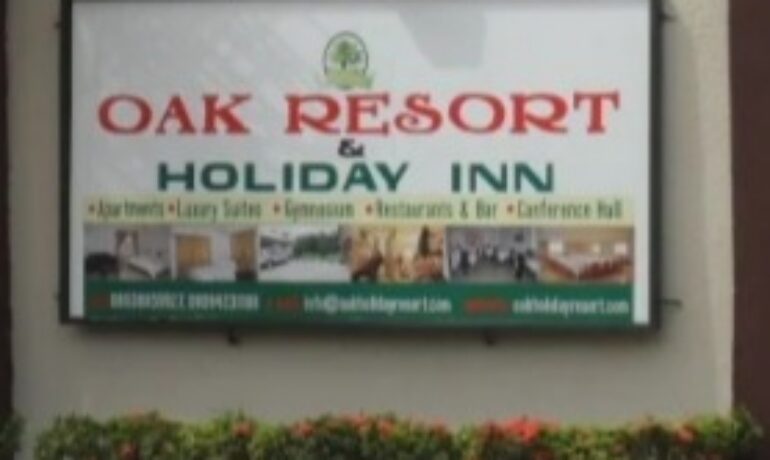 Oak Resort & Holiday Inn