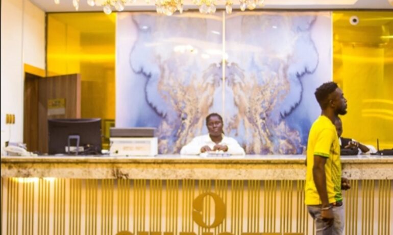 Okunozee Hotel & Suites